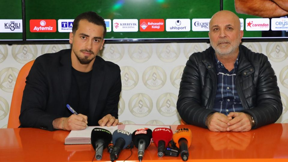 Alanyaspor Emirhan Aydoğan’ı renklerine bağladı