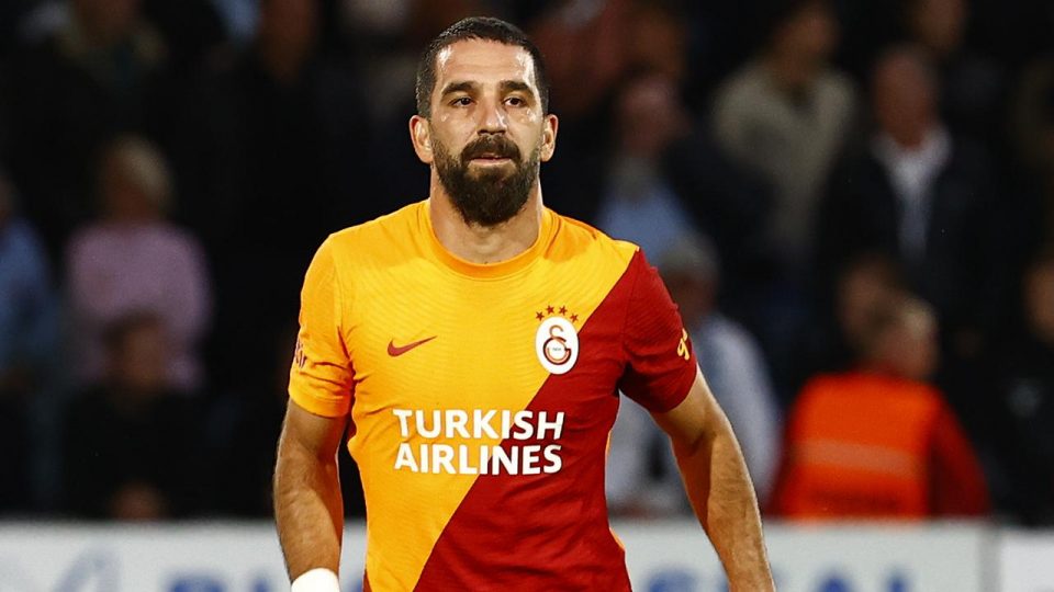 Arda Turan eleştirilere cevap verdi