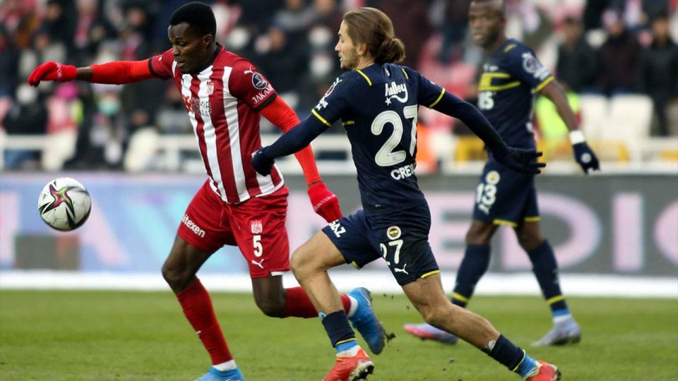 Fenerbahçe, Sivasspor’a takıldı