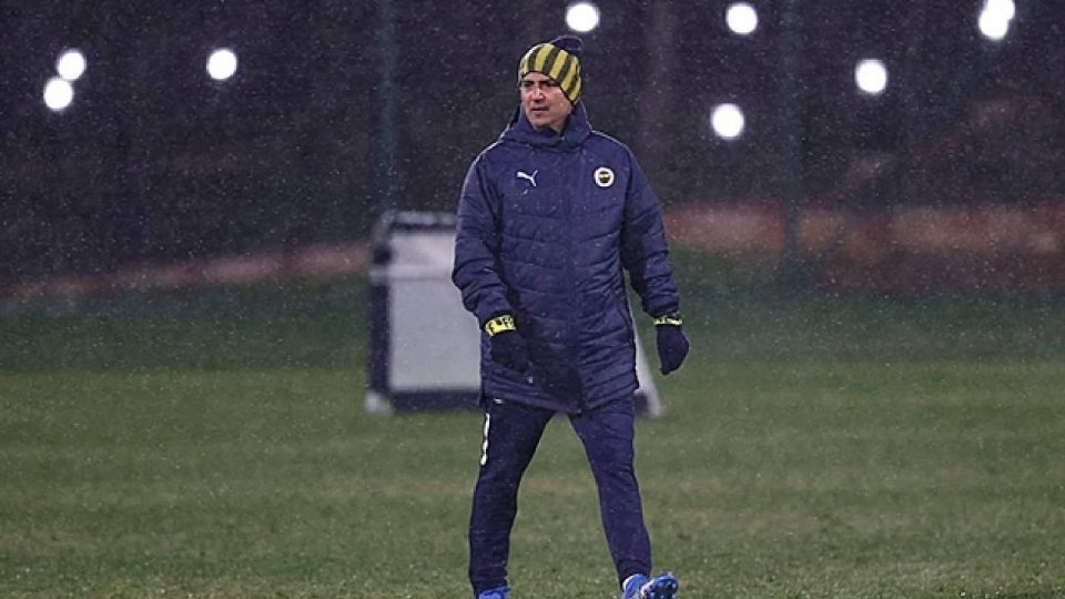 Futbolcularla tanışan İsmail Kartal umutlu konuştu
