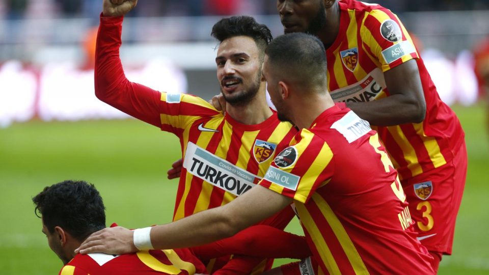 Kayserispor TURKOVAC’ı formasına taşıdı