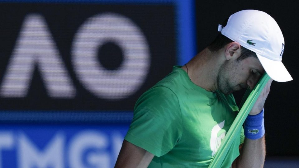 Sırp tenisçi Djokovic Avustralya’yı terk etti