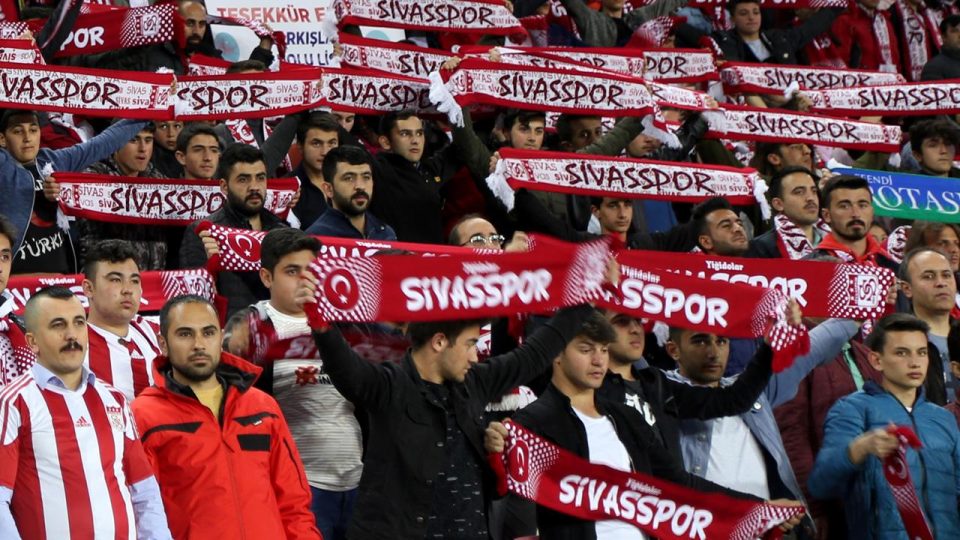 Sivasspor-Fenerbahçe maçının biletleri satışa çıktı