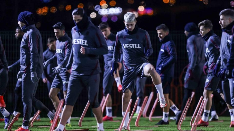 Trabzonspor yeni transferleriyle topbaşı yaptı