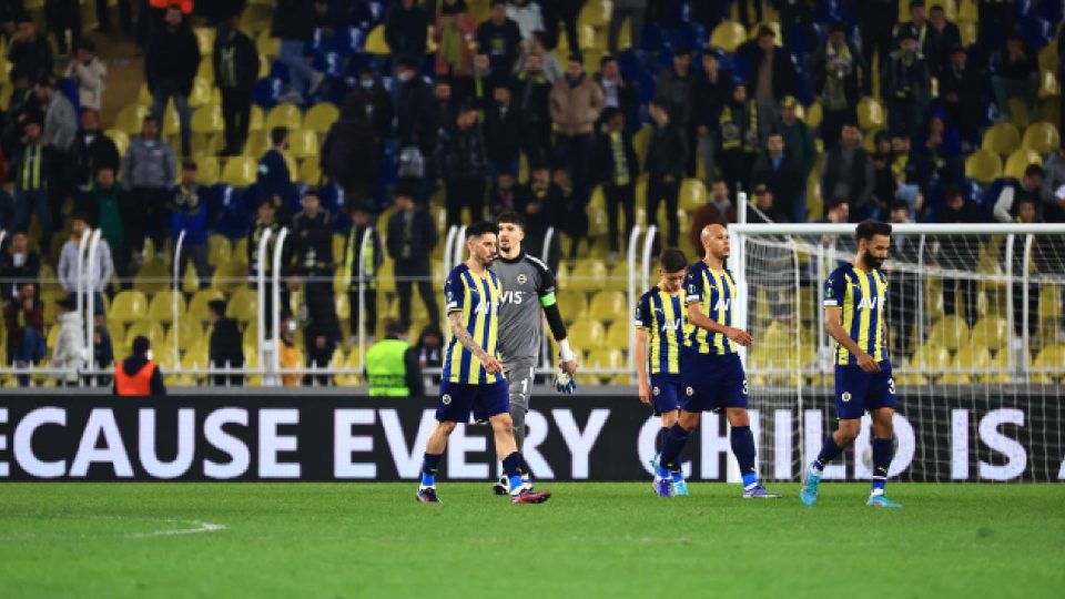 Fenerbahçe Slavia Prag’a sahasında mağlup oldu