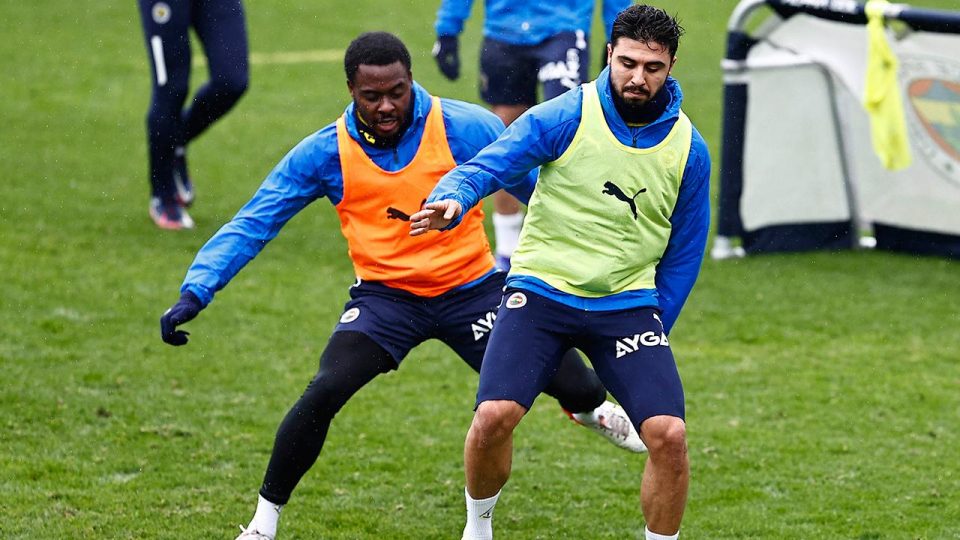 Fenerbahçe’de Ozan Tufan antrenmana çıktı