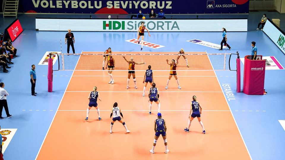 Galatasaray HDI Sigorta-Fenerbahçe Opet derbisi ertelendi