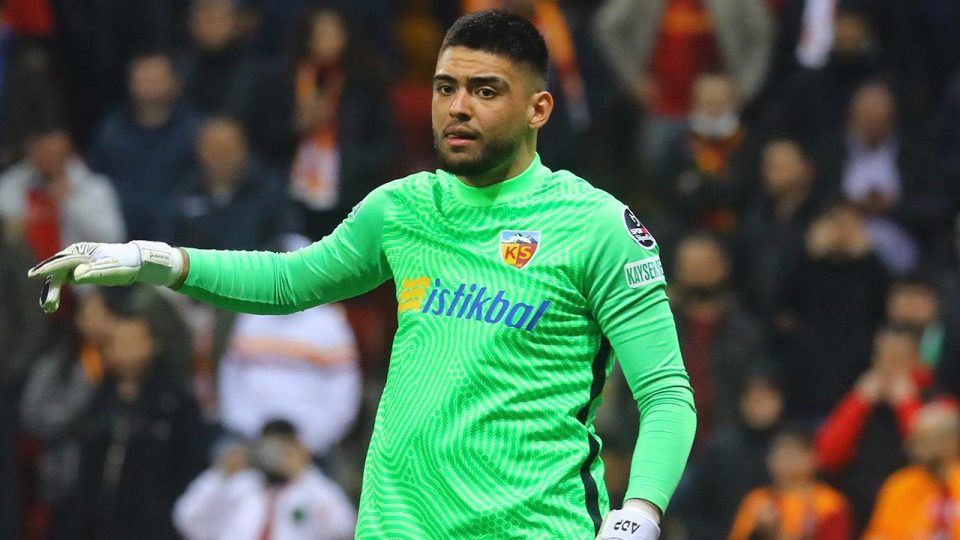 Kayserispor’da kaleci Bilal Bayazit pozitif çıktı