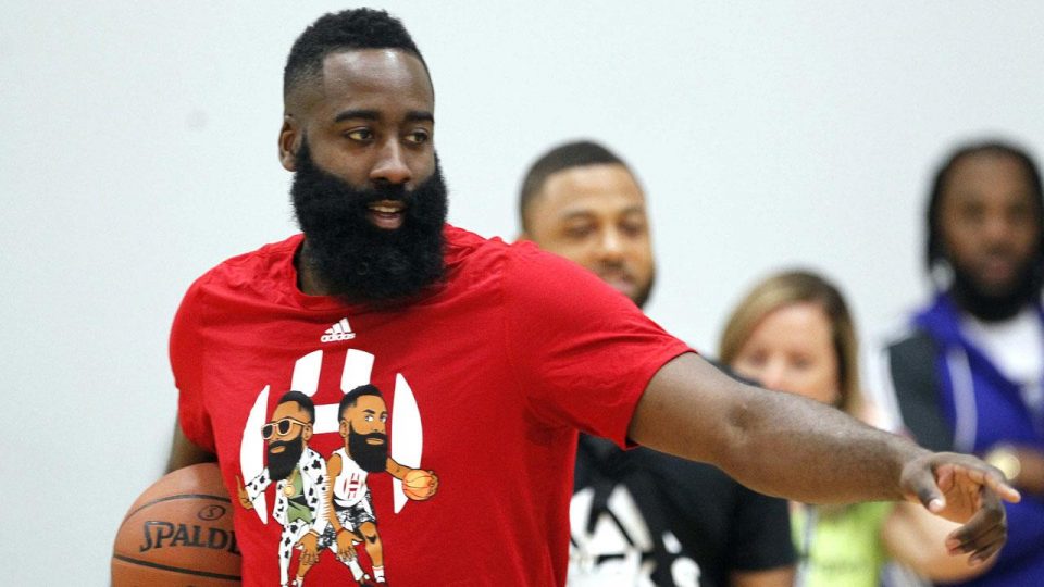NBA’de James Harden Philadelphia 76ers’a transfer oldu