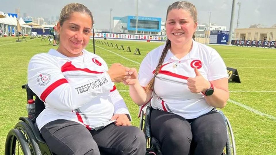 Öznur Cüre ve Sevgi Yorulmaz Dünya Şampiyonu