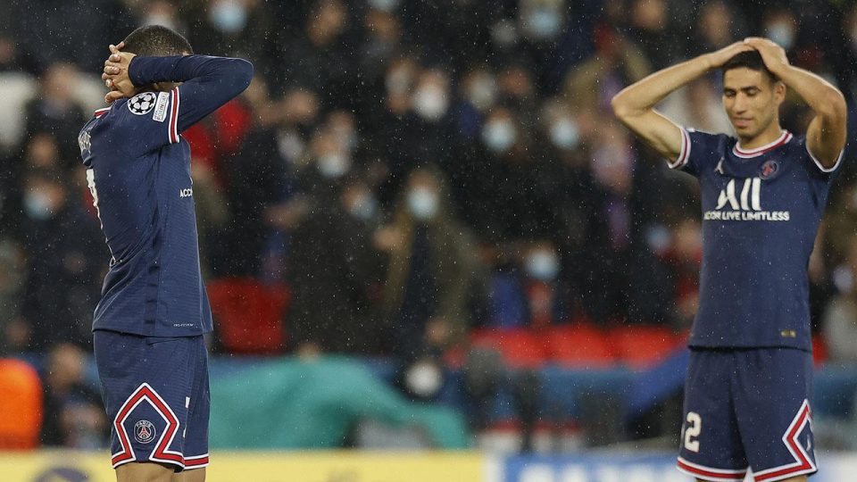 Paris Saint-Germain sezonun ikinci mağlubiyetini aldı
