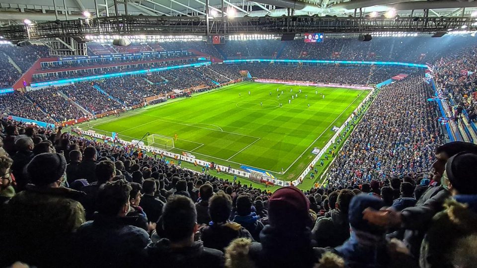 Trabzonspor maçı öncesi statta kalp krizi geçiren taraftar öldü