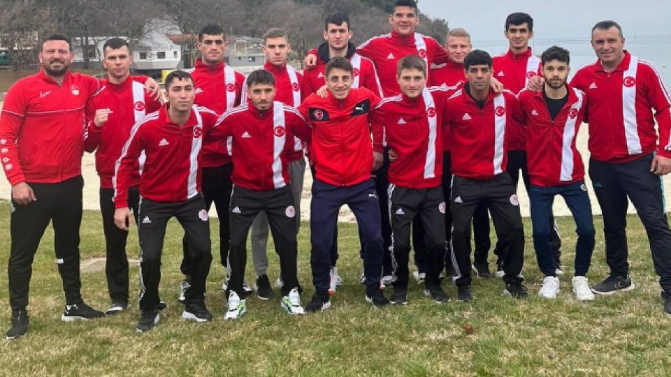 6 milli boksör yarı finalde