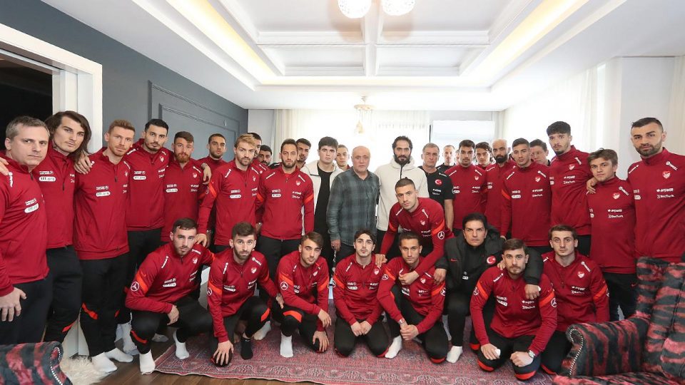 A Milli Takım’dan Ahmet Çalık’ın ailesine ziyaret