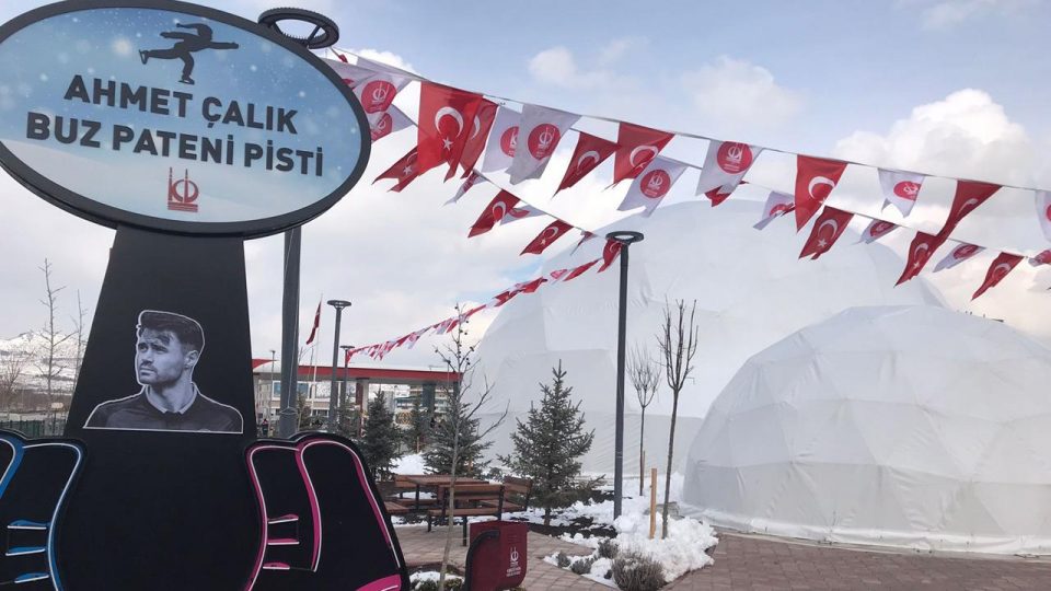 Ahmet Çalık Buz Pateni Pisti açıldı