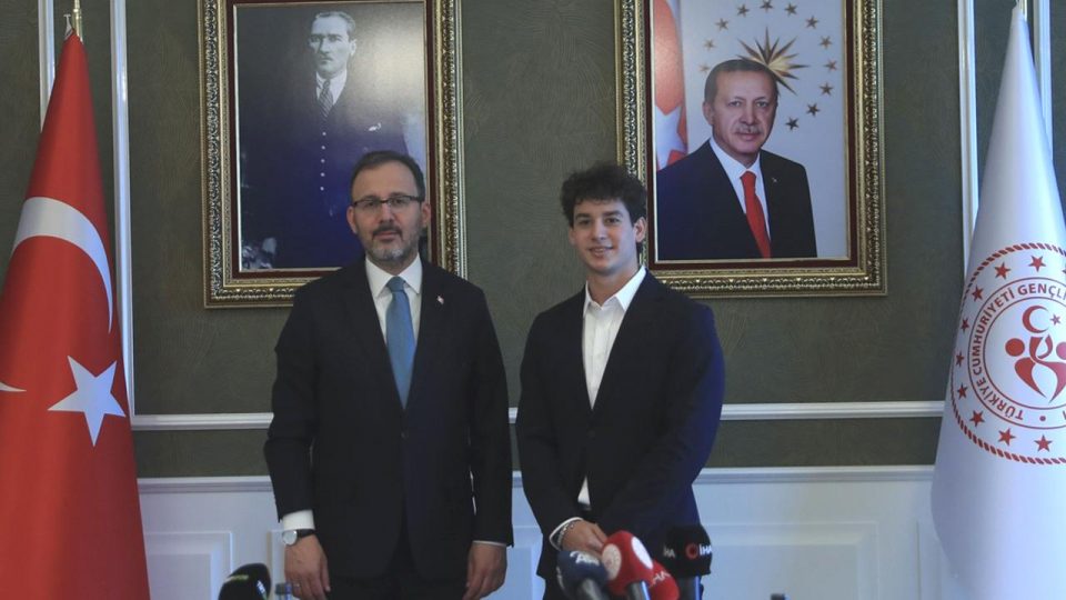 Bakan Kasapoğlu Cem Bölükbaşı’nı kabul etti