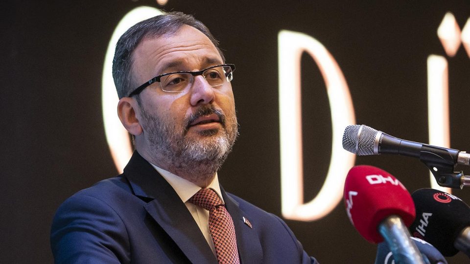 Bakan Kasapoğlu gönüllülük çalışmalarının önemine vurgu yaptı