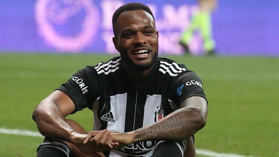 Beşiktaş’ta Cyle Larin suskun kaldı