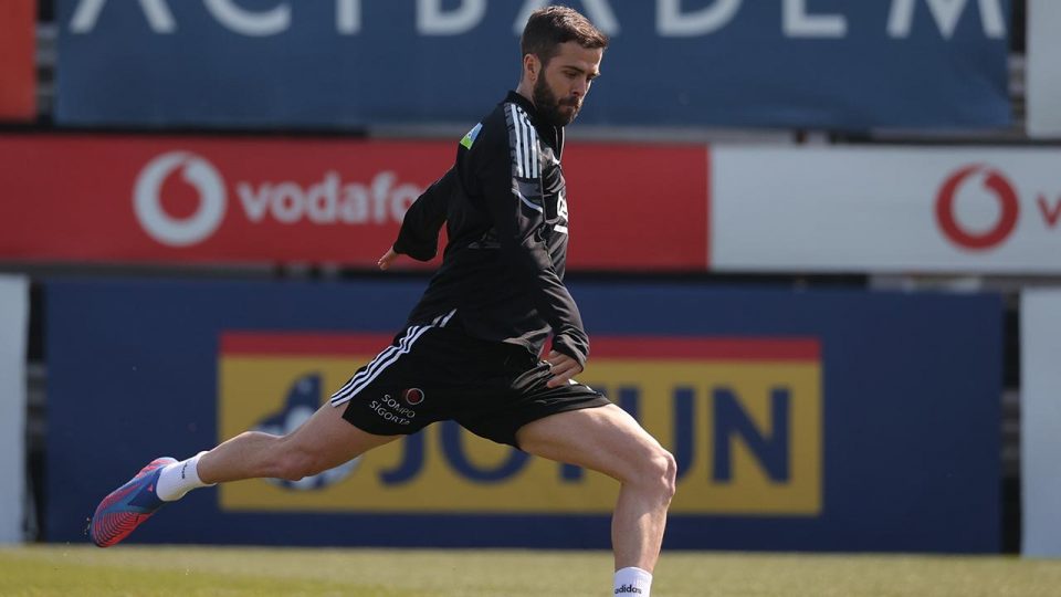 Beşiktaş’ta Pjanic takımla çalıştı
