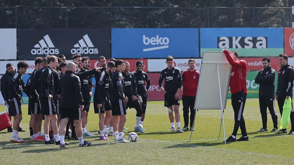 Beşiktaş’ta yeni sezon planlaması sürüyor