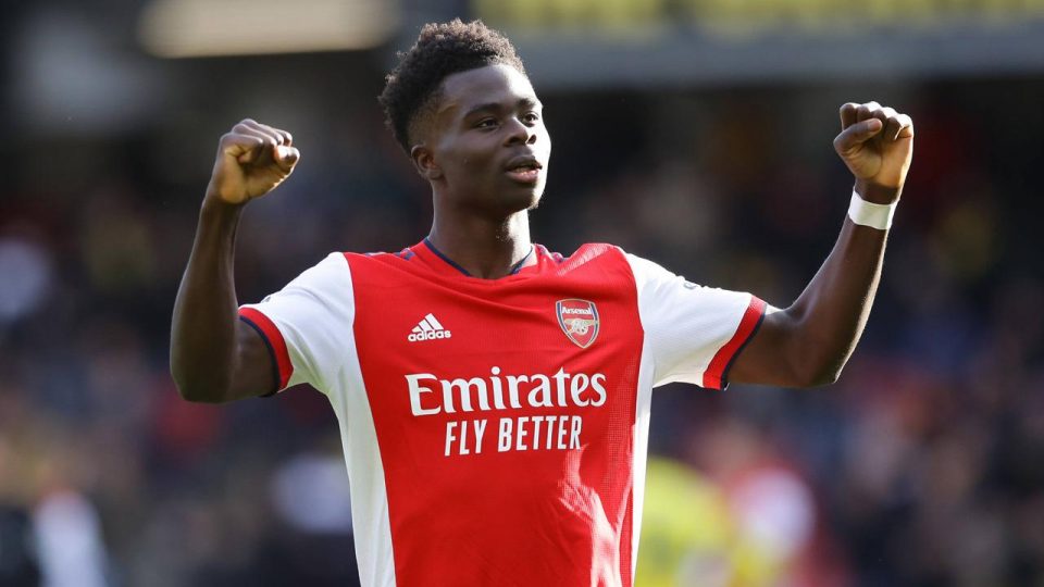 Bukayo Saka koronavirüse yakalandı