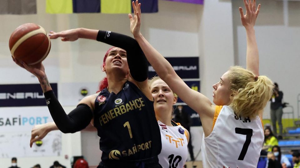 Fenerbahçe Safiport Dörtlü Final’e yükseldi