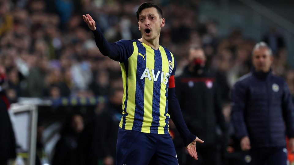 Fenerbahçe’de Mesut Özil krizi