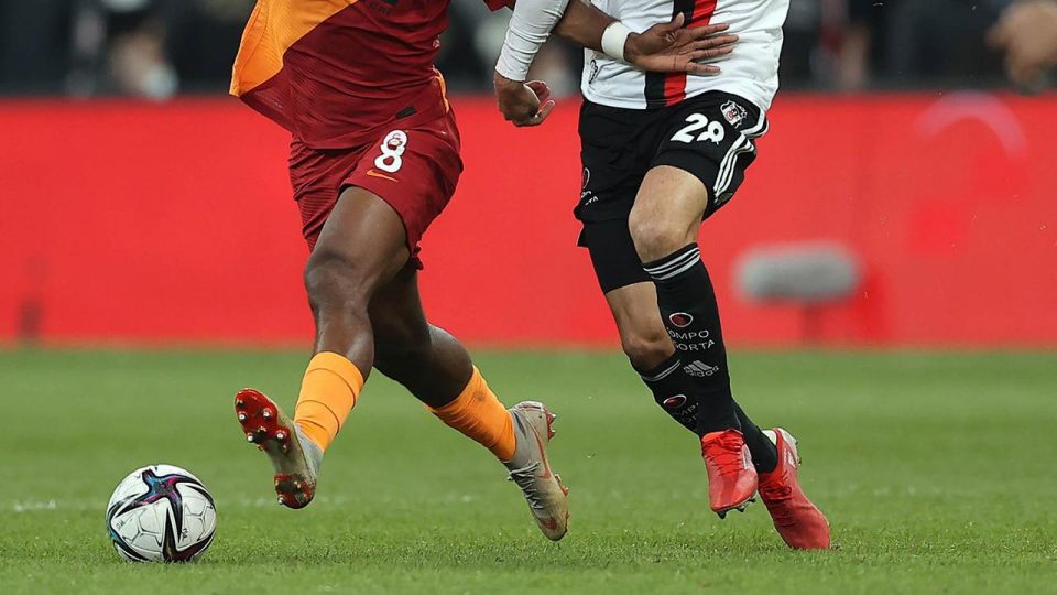 Galatasaray Beşiktaş derbisinin ertelenmesini istedi