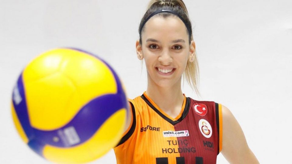 Rumen voleybolcu Alexia Carutasu Türk vatandaşı oldu