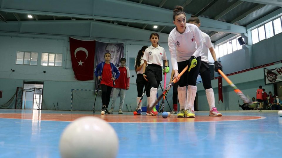 Şampiyon kadın hokeyciler Avrupa kupası peşinde