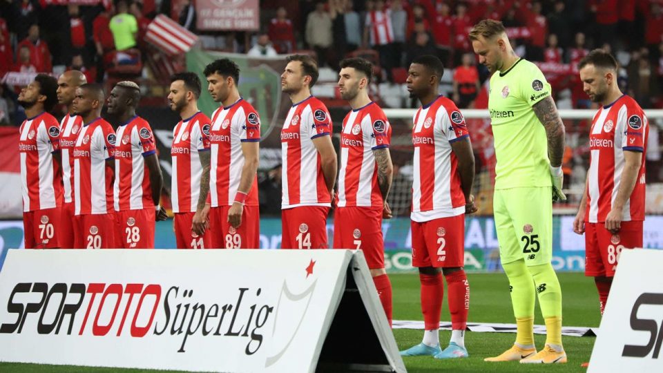 Sivasspor ligi üst sıralarda bitirmek istiyor