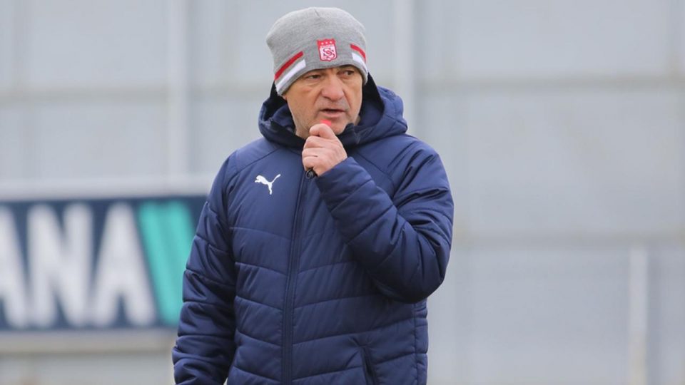 Sivasspor’da Rıza Çalımbay’dan taraftara çağrı