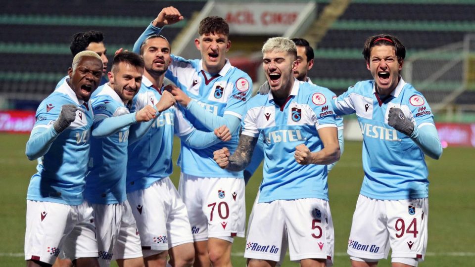 Trabzonspor lig ve kupada yoluna devam ediyor