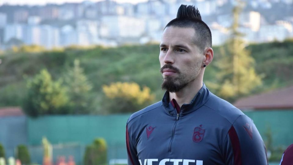 Trabzonsporlu Marek Hamsik Slovakya’ya gitti
