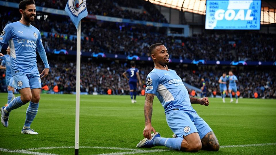 7 gollü maçta kazanan Manchester City