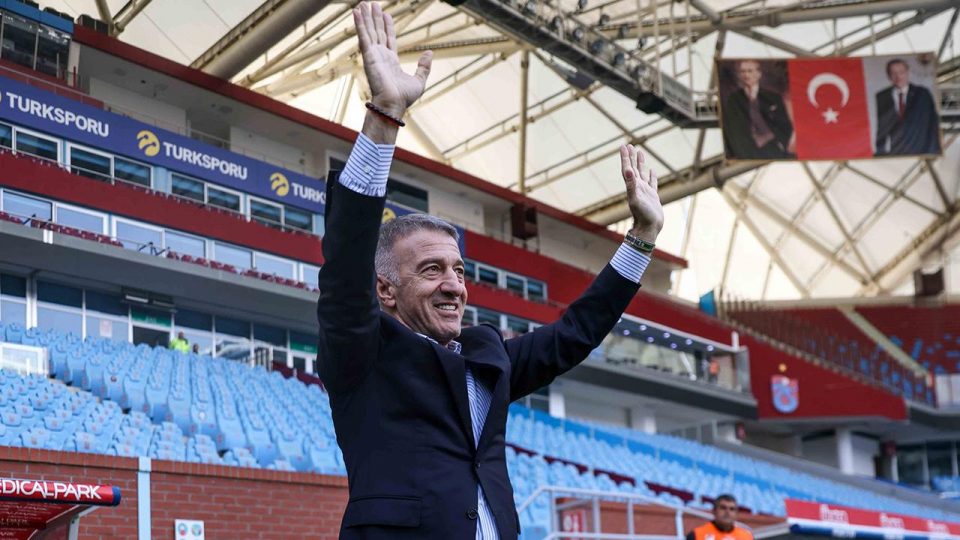Ahmet Ağaoğlu’ndan taraftara “silahlara sarılmayın” çağrısı