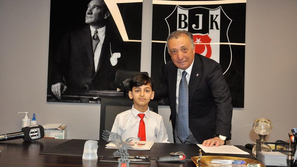 Ahmet Nur Çebi ve Niyaz Akdaş koltuğunu devretti