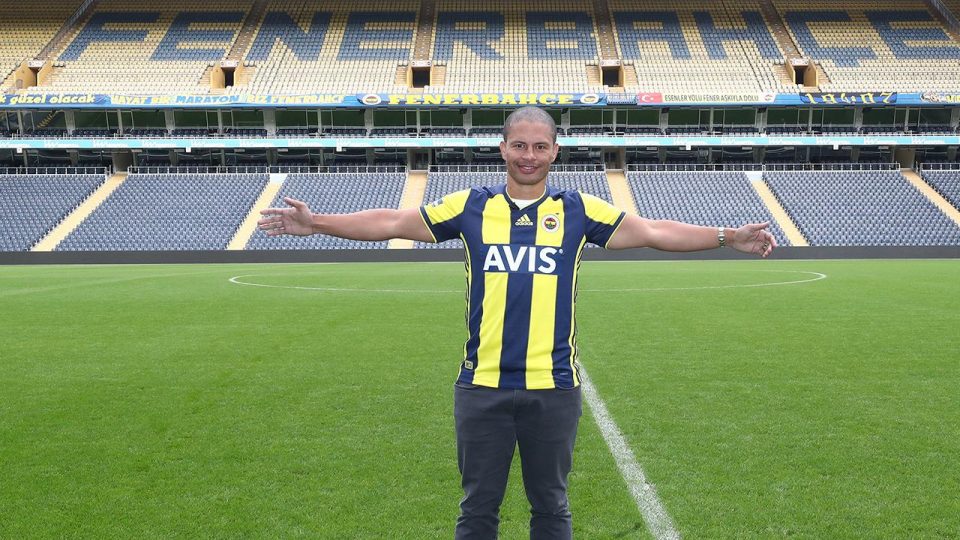 Alex de Souza Türk futbolunu “eşsiz” olarak niteledi