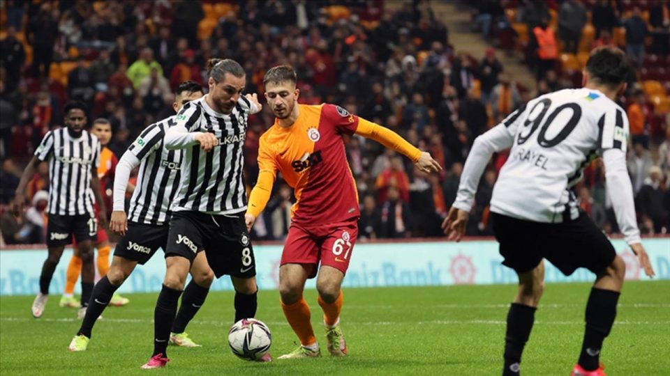 Altay-Galatasaray maçı yarın oynanacak
