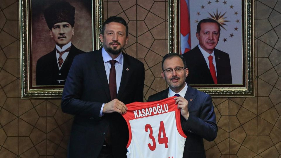 Bakan Kasapoğlu basketbol federasyonu yönetimini kabul etti