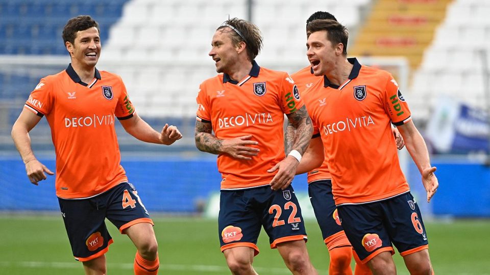 Başakşehir yenilmezlik serisini 5 maça çıkardı