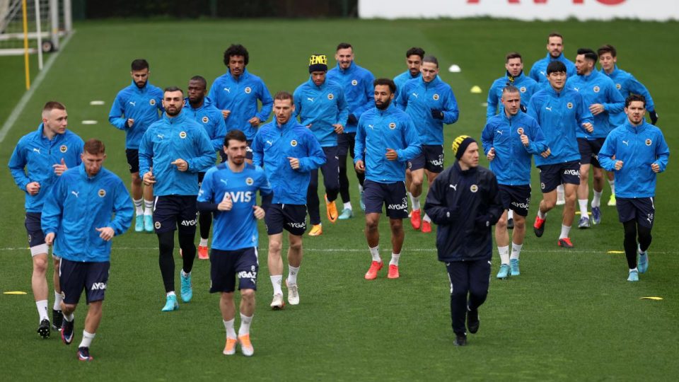 Fenerbahçe derbi hazırlıklarını sürdürüyor