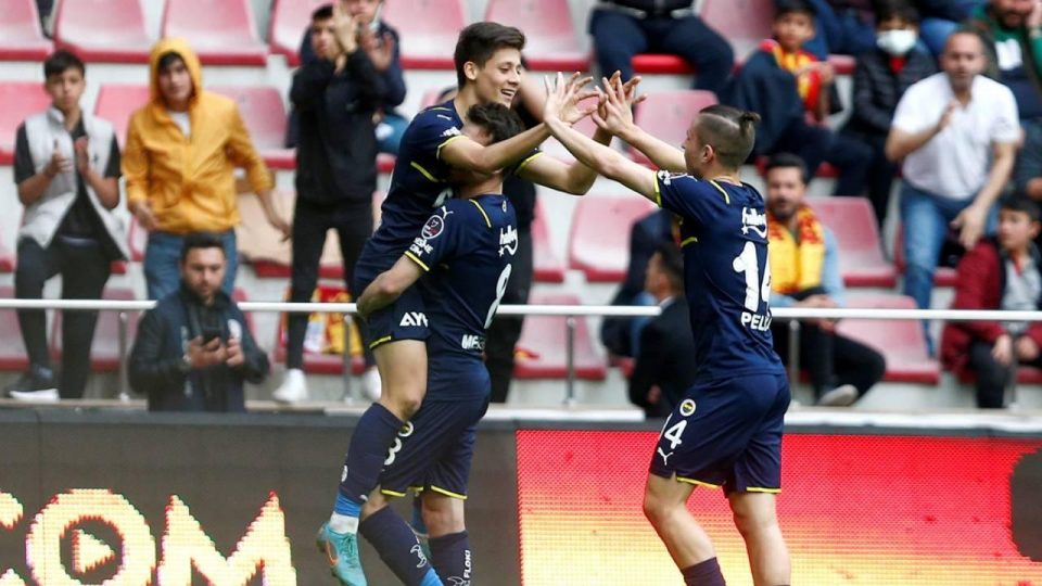 Fenerbahçe Kayseri’de dört dörtlük