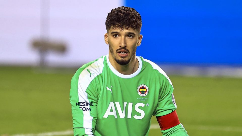 Fenerbahçe’de Altay Bayındır güven veriyor