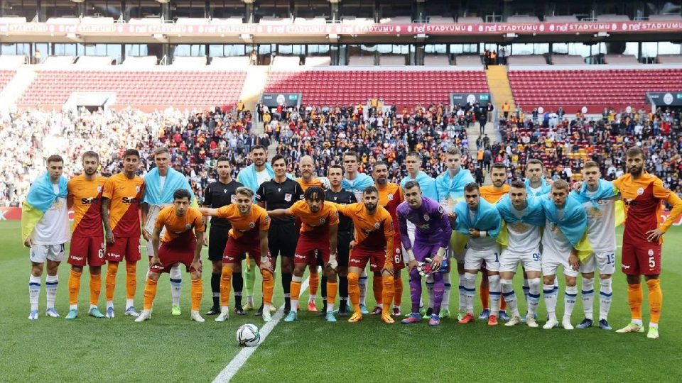 Galatasaray Dinamo Kiev maçında kazanan ‘barış’ oldu