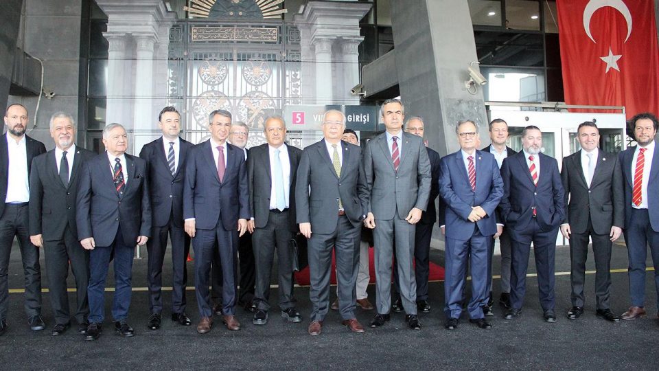 Galatasaray’da Eşref Hamamcıoğlu listesini divan kuruluna teslim etti