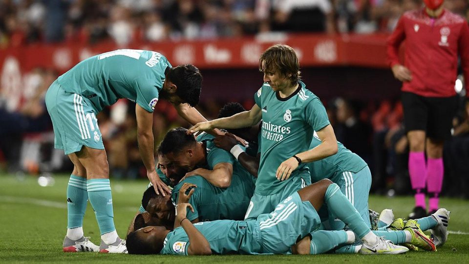 Lider Real Madrid geriden gelerek kazandı