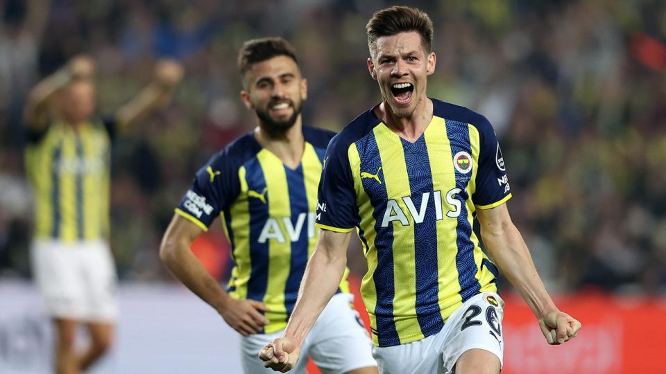 Miha Zajc performansıyla dikkat çekiyor