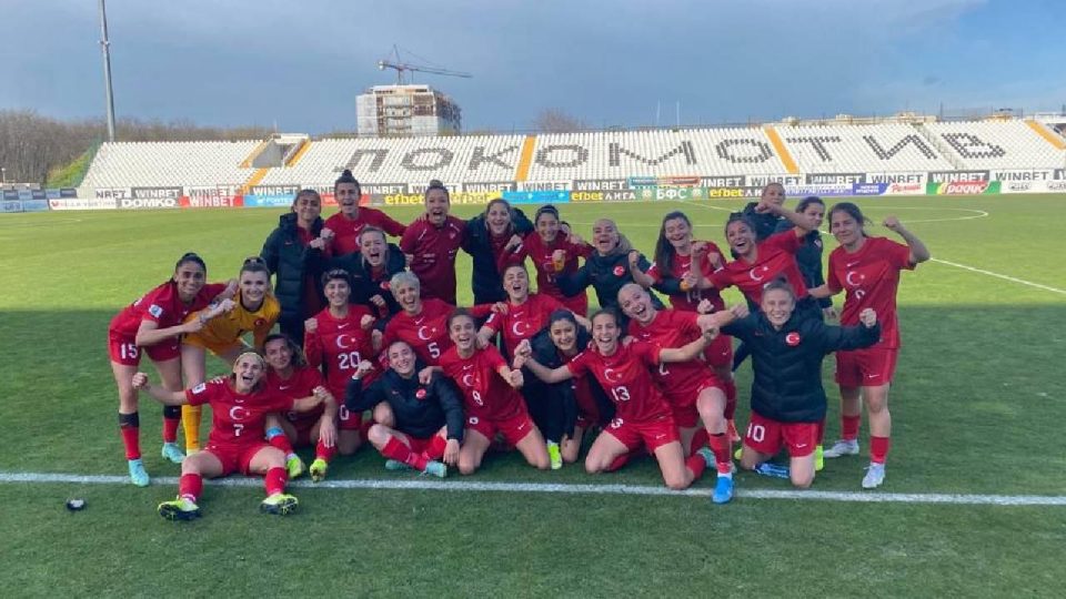 Milliler Bulgaristan’ı 2 golle geçti