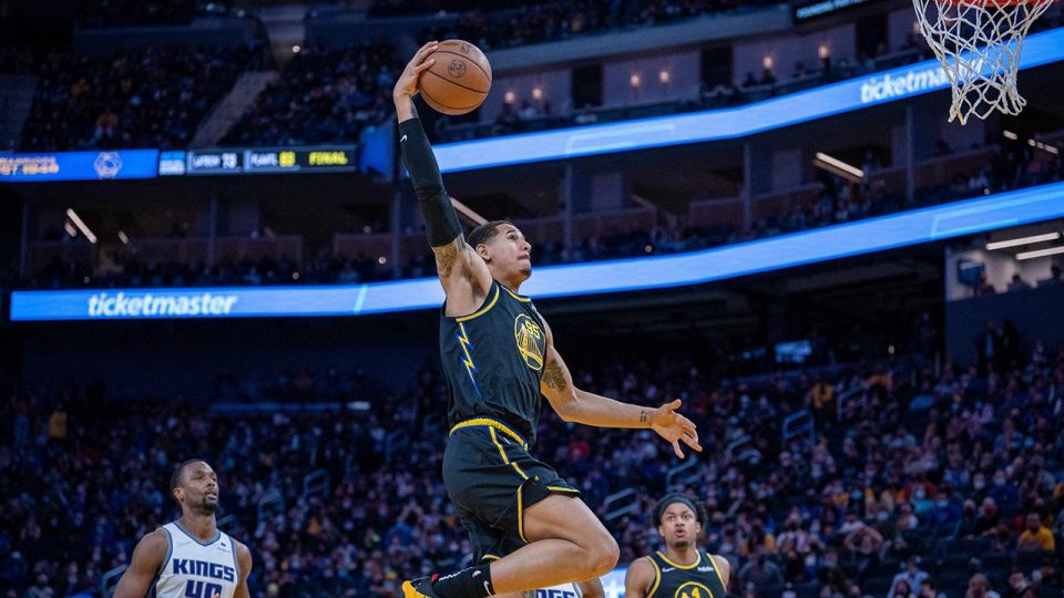 NBA’de Warriors play-off serisinde öne geçti
